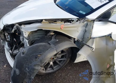 2022 Tesla Model 3 Long Range Dual Motor All-Wheel Drive z USA, uszkodzony, nr VIN 5YJ3E1EB2NF210249